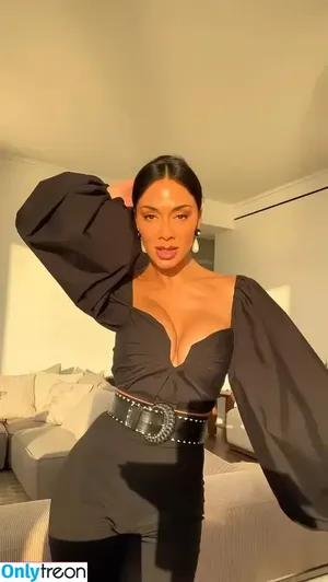Nicole Scherzinger / NicoleScherzy / nicolescherzinger nude photo #2427
