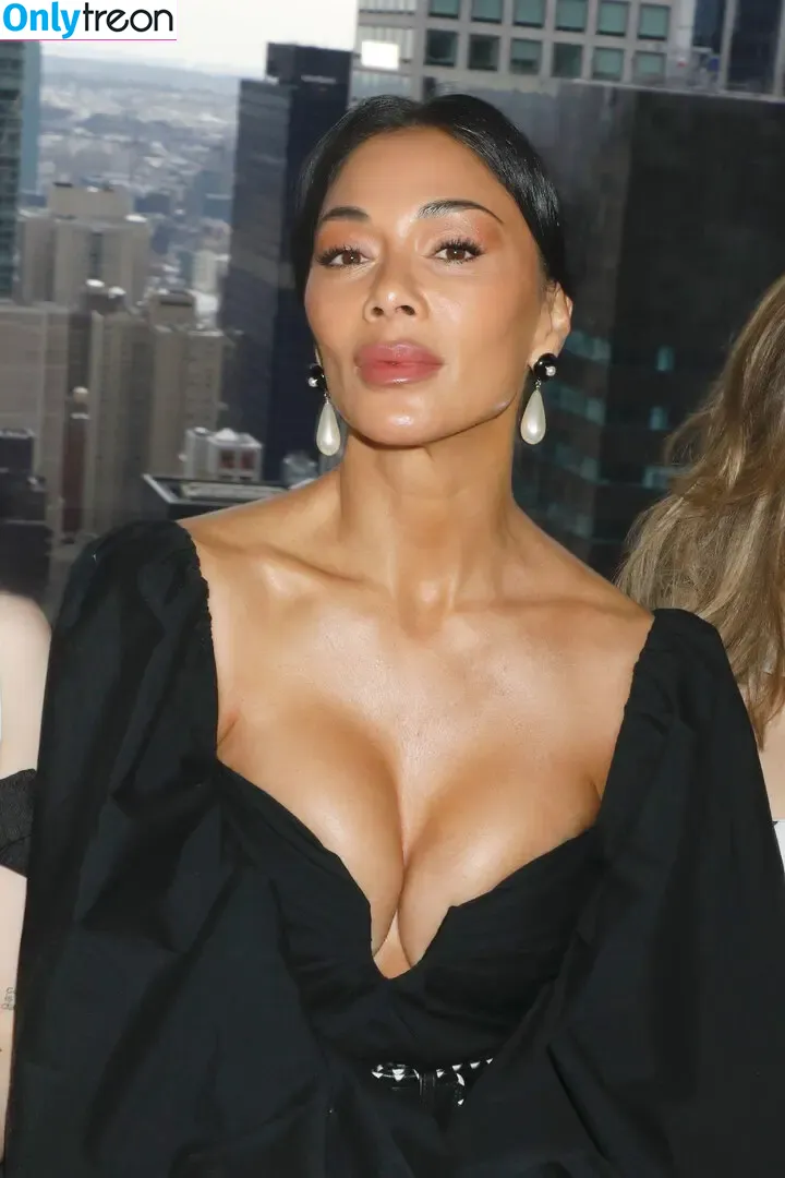 Nicole Scherzinger nude photo #2409 (NicoleScherzy / nicolescherzinger)