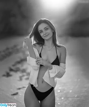 Nicole Schütte / nicole_schtte nude photo #0004