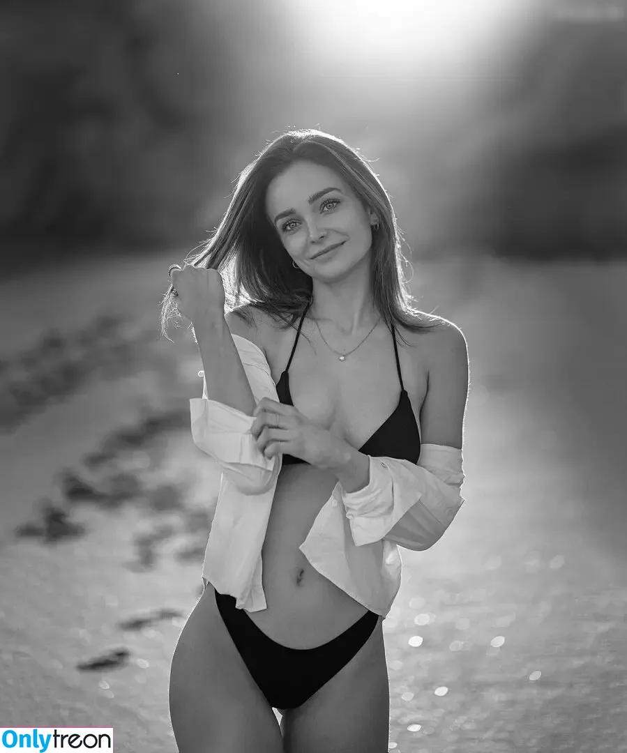 Nicole Schütte nude photo #0004 (nicole_schtte)
