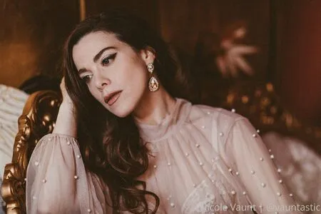 Nicole Vaunt / Vauntastic фото голая #0030