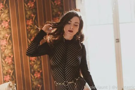 Nicole Vaunt / Vauntastic фото голая #0031