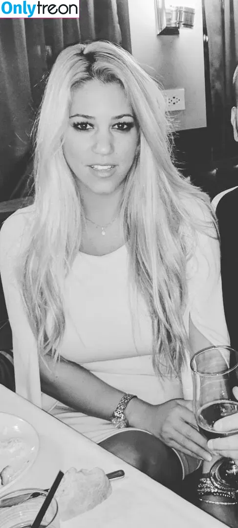 Nicolle A голая photo #0033 (nicatnitemusic / nicollelove)