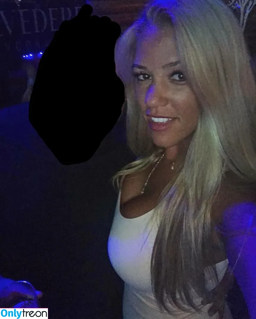 Nicolle A nude photo #0048 (nicatnitemusic / nicollelove)