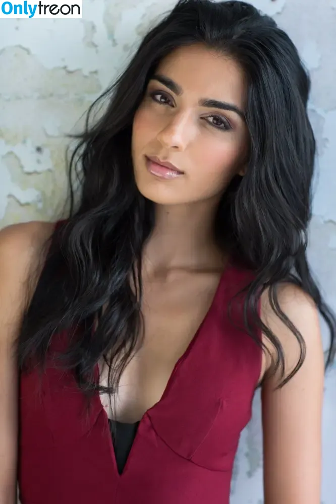 Nida Khurshid nude photo #0012 (nidakhurshid_)