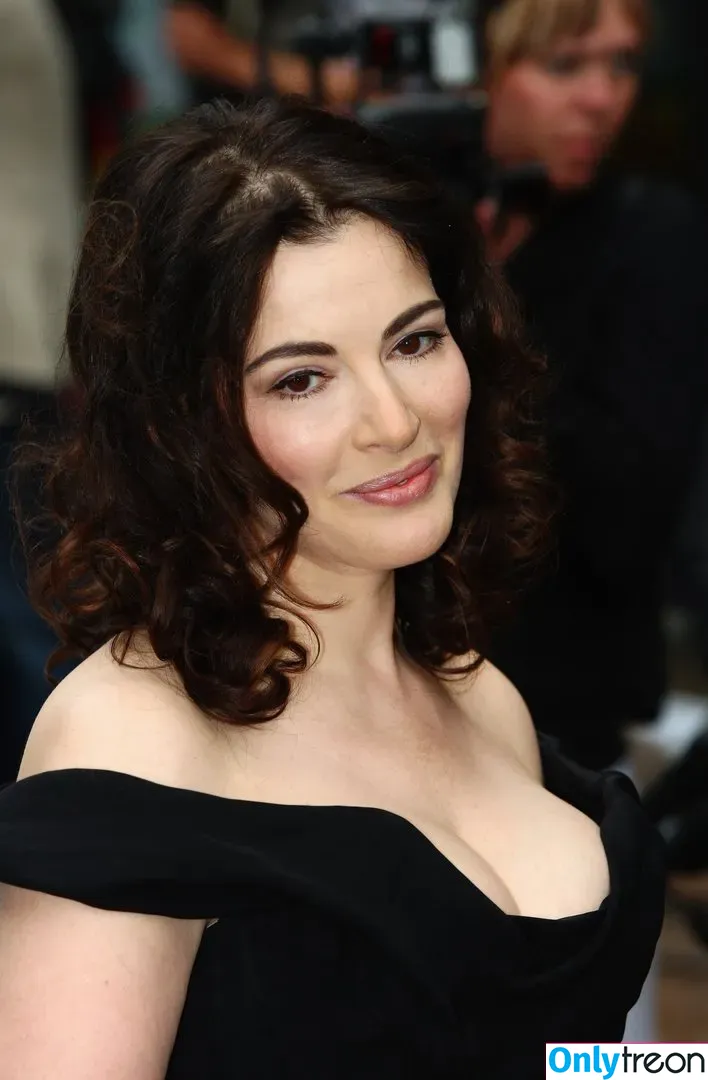 Nigella Lawson nude photo #0106 (nigellalawson)