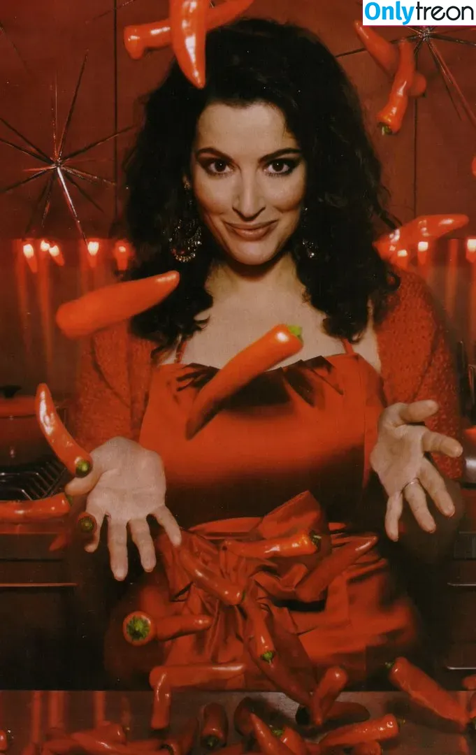 Nigella Lawson голая photo #0113 (nigellalawson)