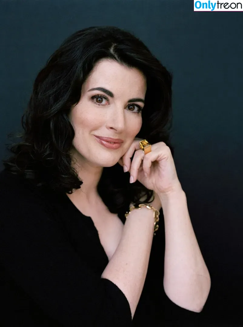 Nigella Lawson голая photo #0132 (nigellalawson)