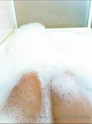 nightowlbaddie101 / r_o_w_z nude photo #0009