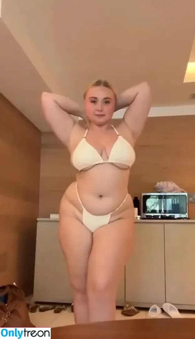 Niki Peacock nude photo #0495 (presidentniki)