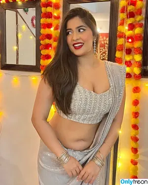 Nikita Sharma / nikitasharma_official nude photo #0071