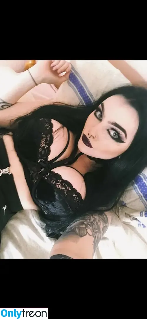 Nikitakuzumaki nude photo #0001 (nikitakkkuz / nikitauzumaki)