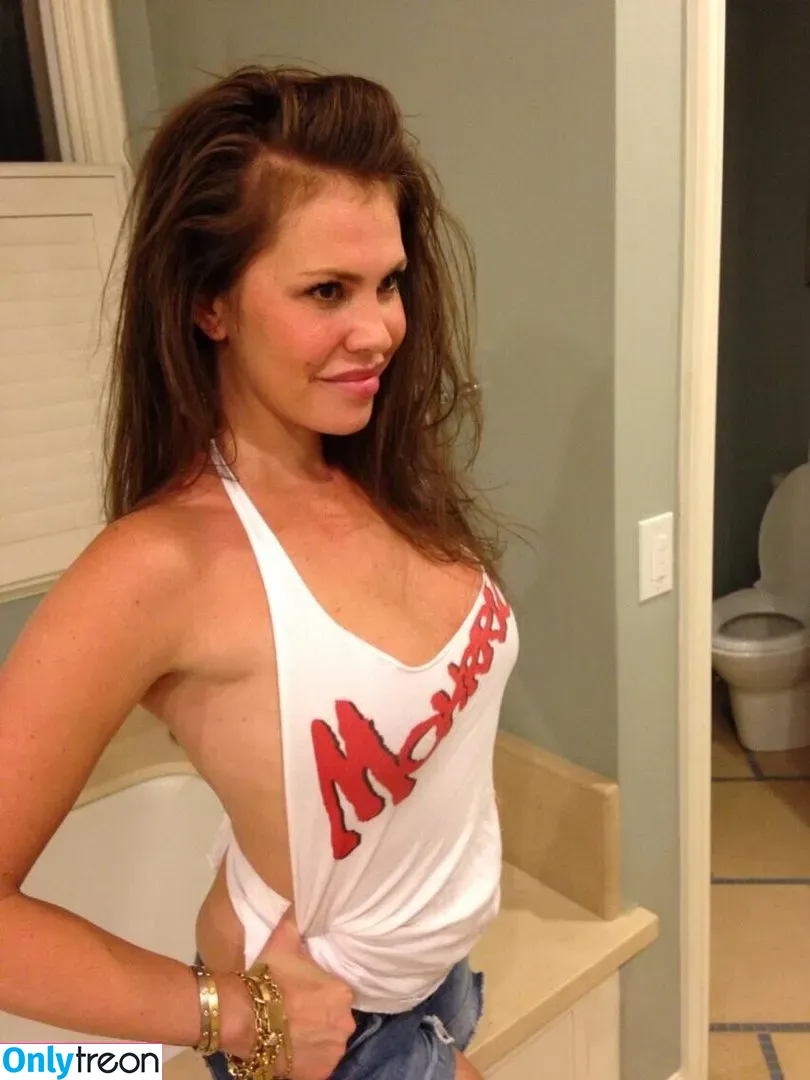 Nikki Cox nude photo #0146 (nikki_cox / nikkicox0000)