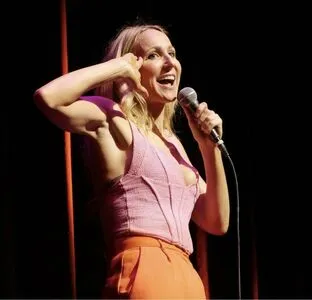 Nikki Glaser / nikkiglaser фото голая #0083
