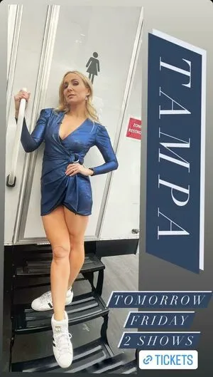 Nikki Glaser / nikkiglaser фото голая #0089