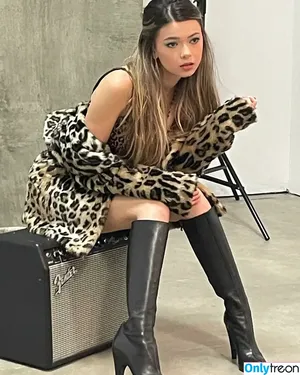 Nikki Hahn / nikkihahn фото голая #0028