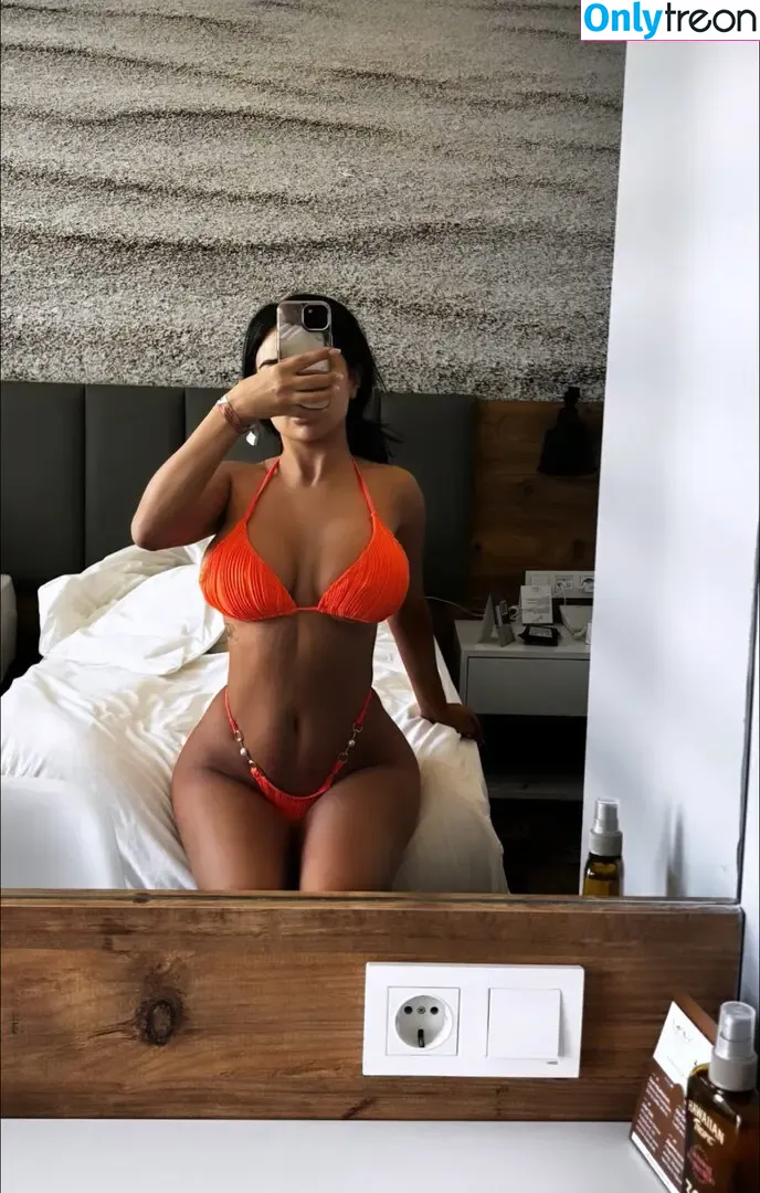 Nikkitlyy nude photo #0007 (Nikkitlyy)