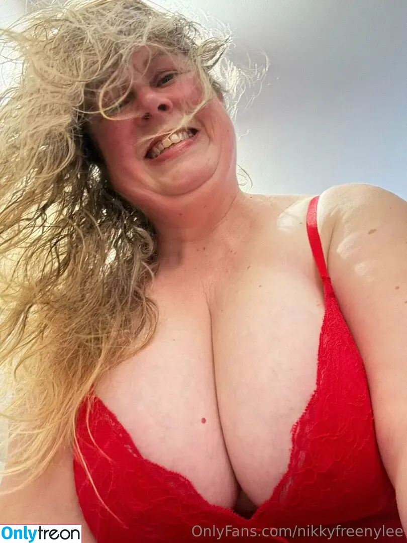 nikkyfreenylee nude photo #0018 (nikkynylee)