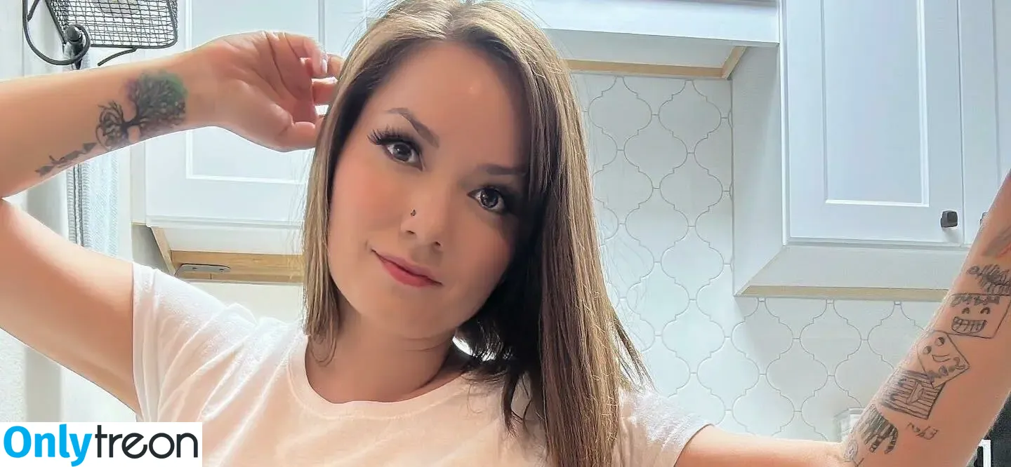 Nikole Mitchell nude photo #0019 (mitchellnikole / nikolemitchell)
