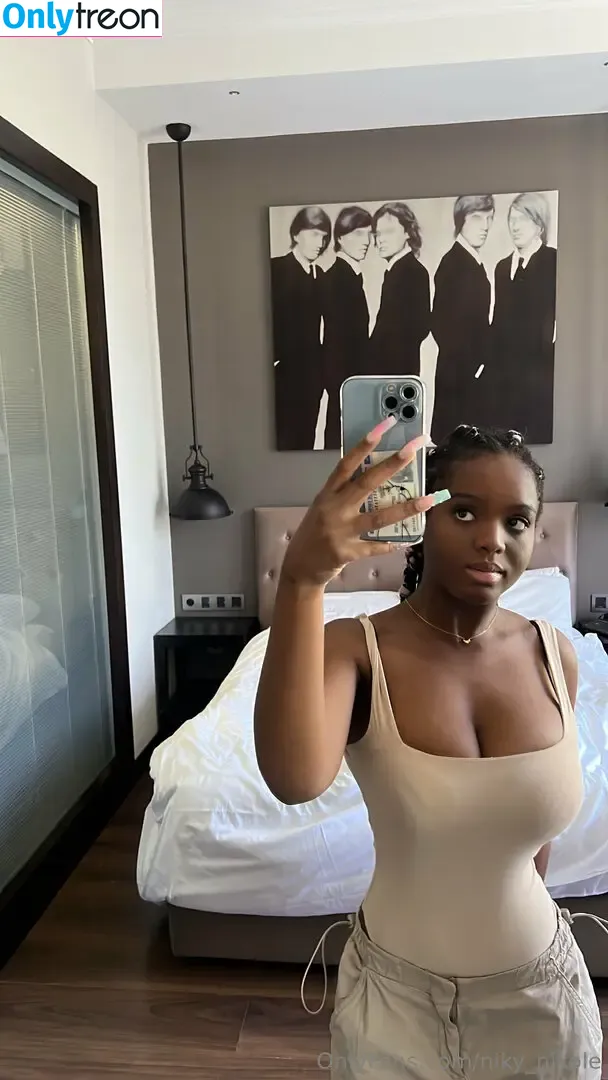niky_nikole nude photo #0010 (nikynikole1)