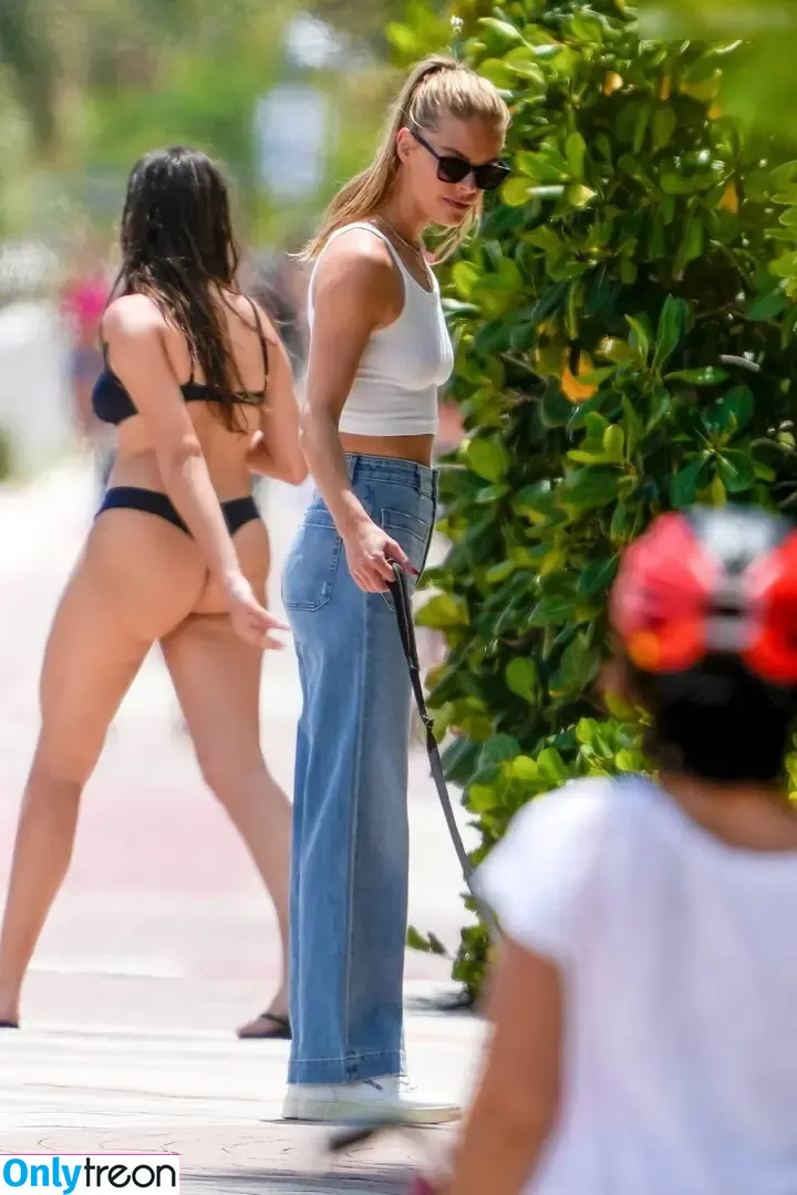 nina_agdal nude photo #0981 (Nina Agdal / ninaagdal)