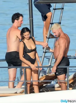 Nina Dobrev / nina nude photo #1825