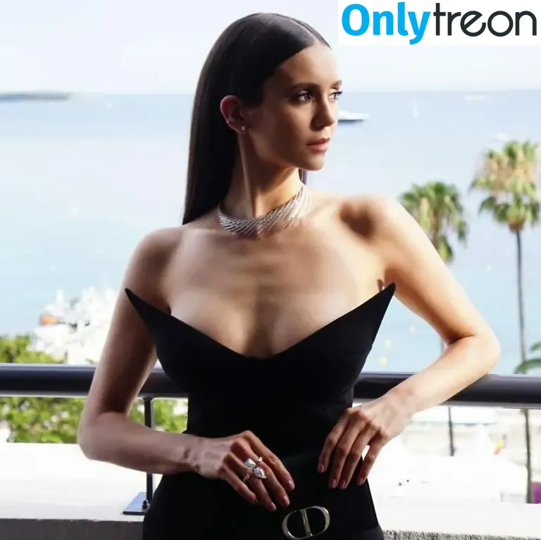 Nina Dobrev голая photo #1112 (nina)