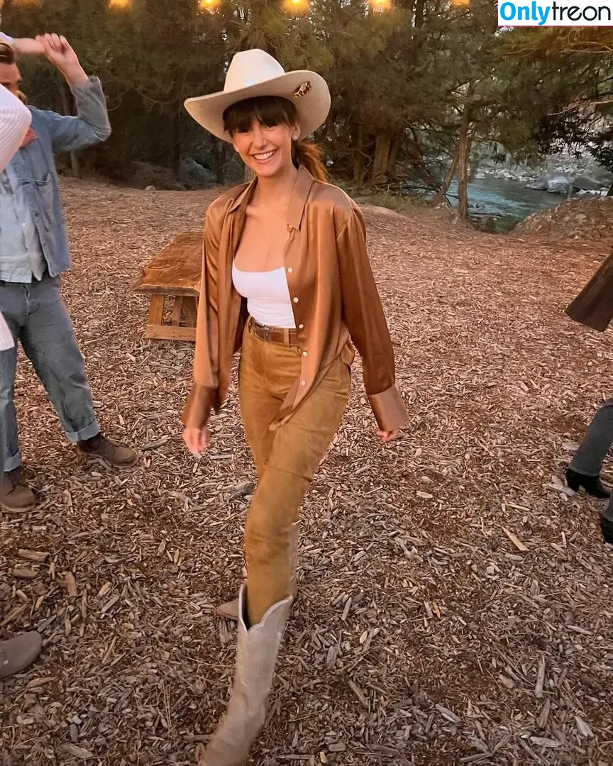 Nina Dobrev nude photo #1128 (nina)
