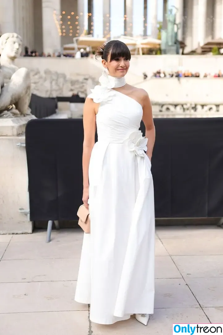 Nina Dobrev голая photo #1190 (nina)