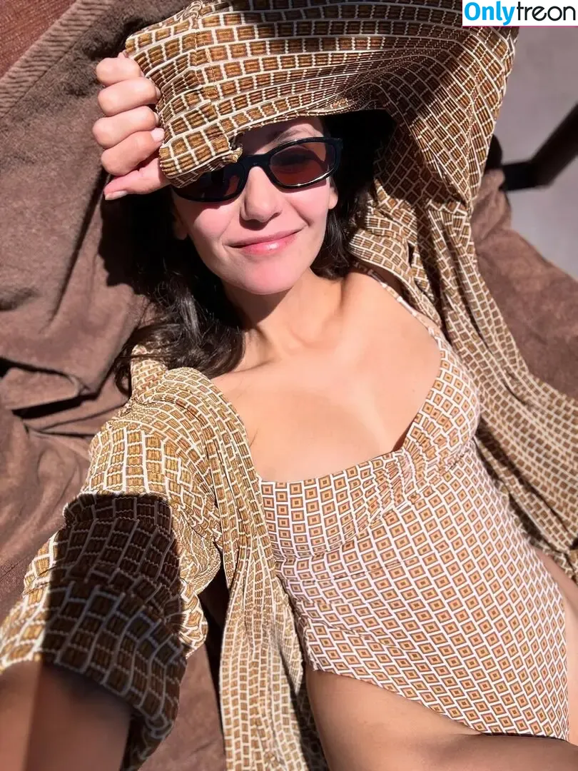 Nina Dobrev nude photo #1717 (nina)