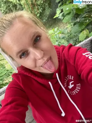 Nina-König / ninakoenig_ / ninasmumlife_ nude photo #0012