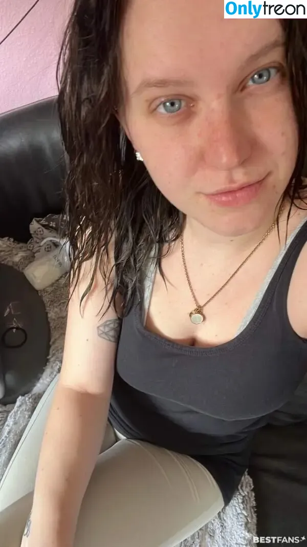 Nina-König nude photo #0018 (ninakoenig_ / ninasmumlife_)