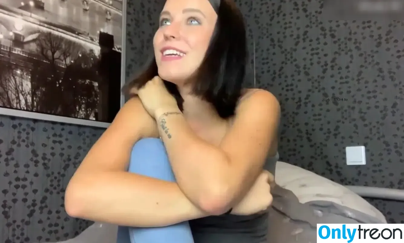 Nina-König nude photo #0050 (ninakoenig_ / ninasmumlife_)