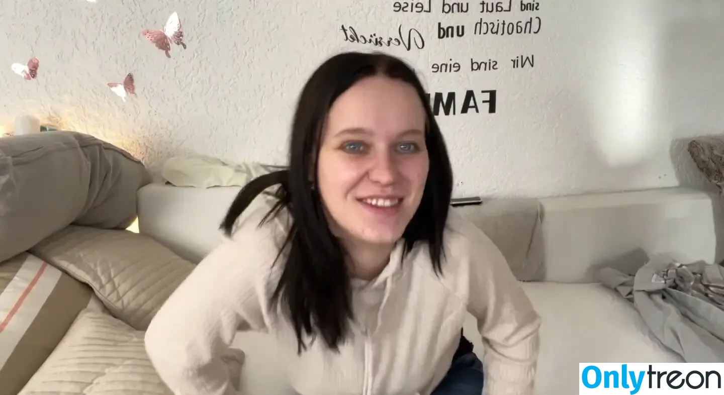 Nina-König nude photo #0054 (ninakoenig_ / ninasmumlife_)
