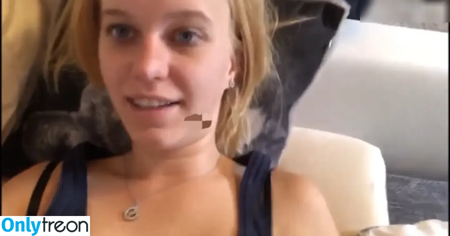 Nina-König nude photo #0058 (ninakoenig_ / ninasmumlife_)