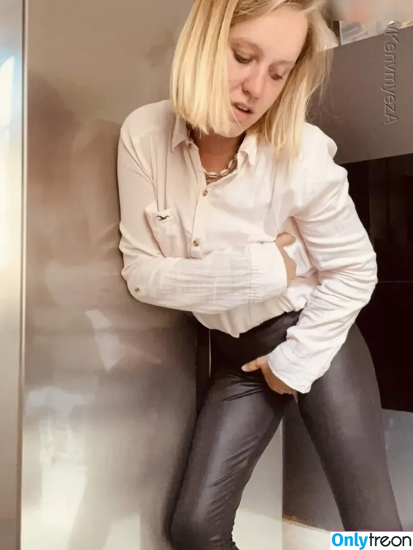 Nina-König nude photo #0114 (ninakoenig_ / ninasmumlife_)