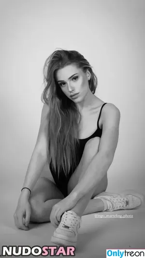  nude photo #0004