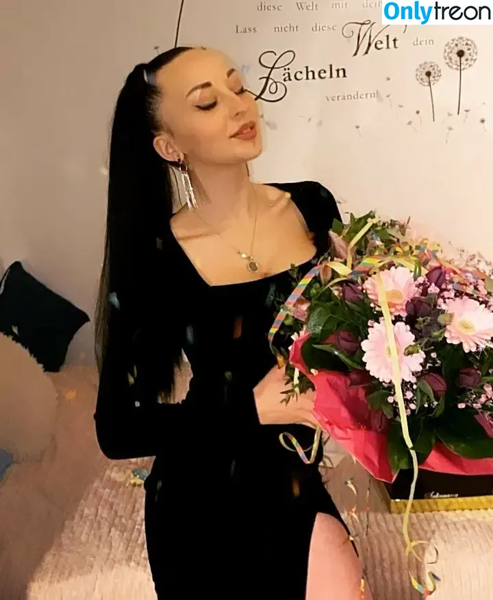 Nino Kikacheishvili nude photo #0037 (ninas_welt25)