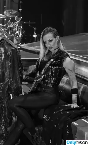 Nita Strauss / hurricanenita nude photo #0022