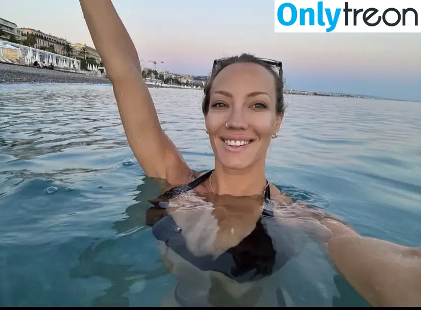 Nita Strauss nude photo #0018 (hurricanenita)