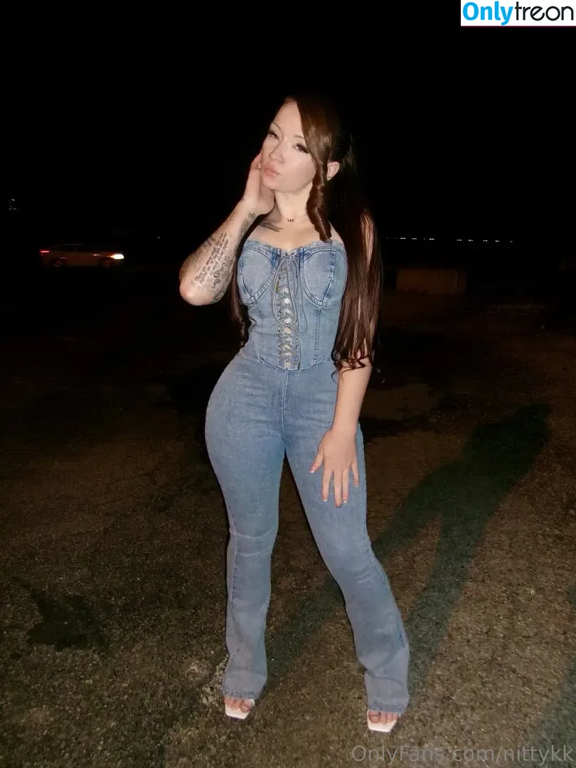 nittykk nude photo #0027 (nitikakurianmusic)