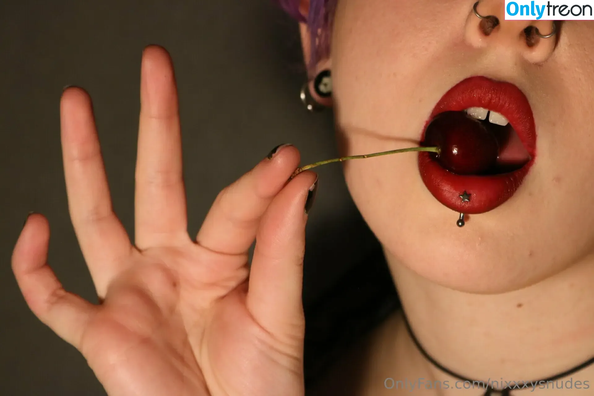nixxxysnudes nude photo #0041 (justasinging_geek)