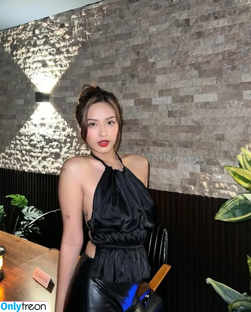 niyenquijanooo nude photo #0041 (Niyen Quijano / Yennnnnny / niyenquijano)
