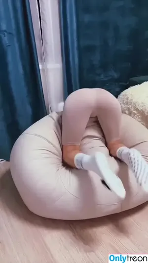 nkris / KrisN / kris.uncovered / nikkikris / piypiy32 nude photo #0028