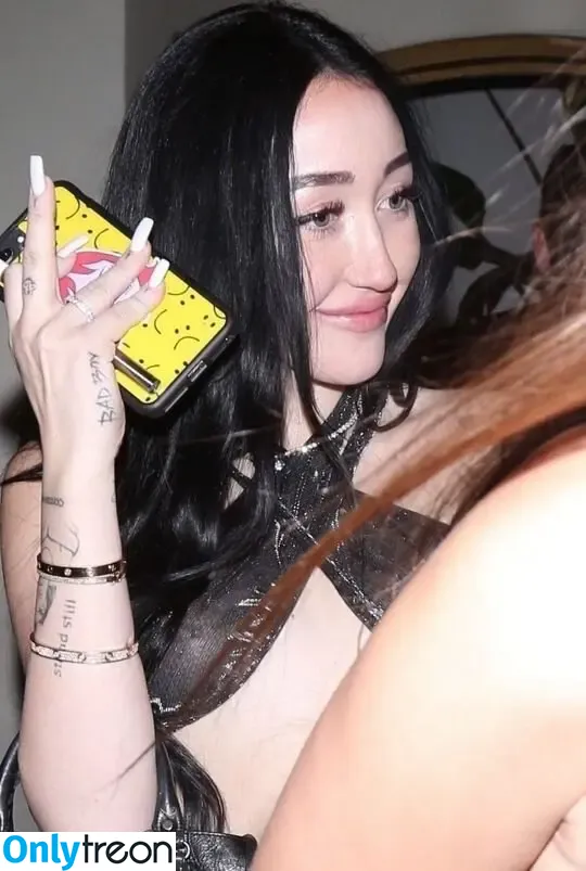 Noah Cyrus nude photo #0761 (noahcyrus)