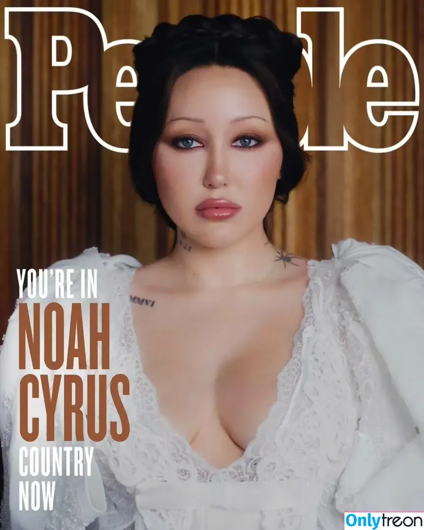Noah Cyrus nude photo #1093 (noahcyrus)