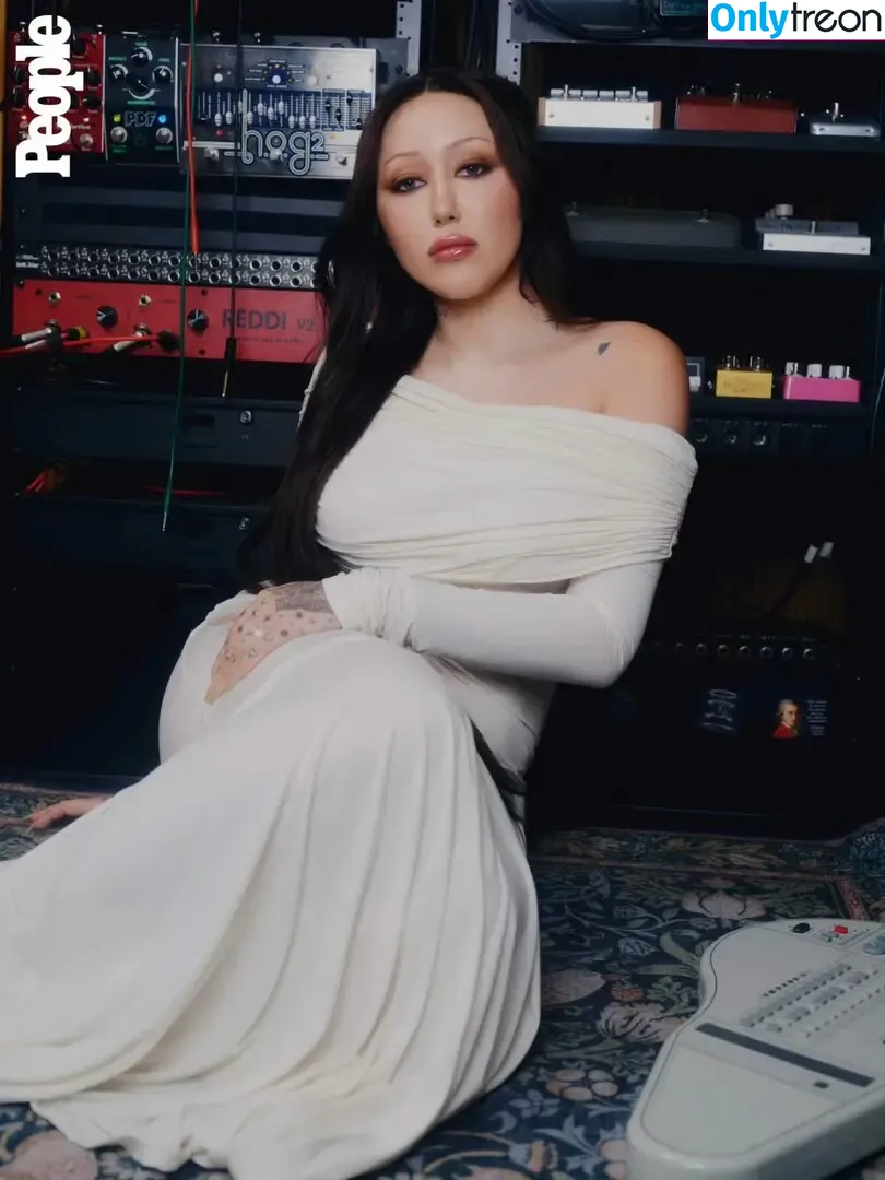 Noah Cyrus голая photo #1097 (noahcyrus)