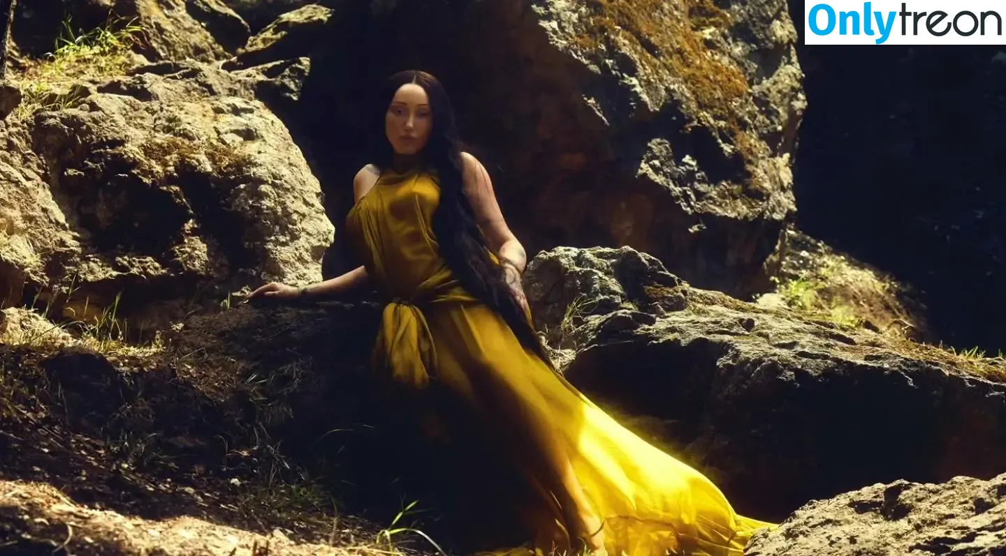 Noah Cyrus голая photo #1099 (noahcyrus)