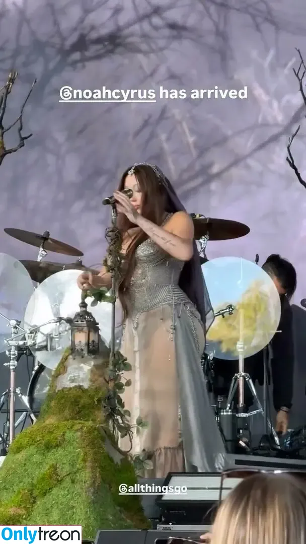 Noah Cyrus голая photo #1226 (noahcyrus)