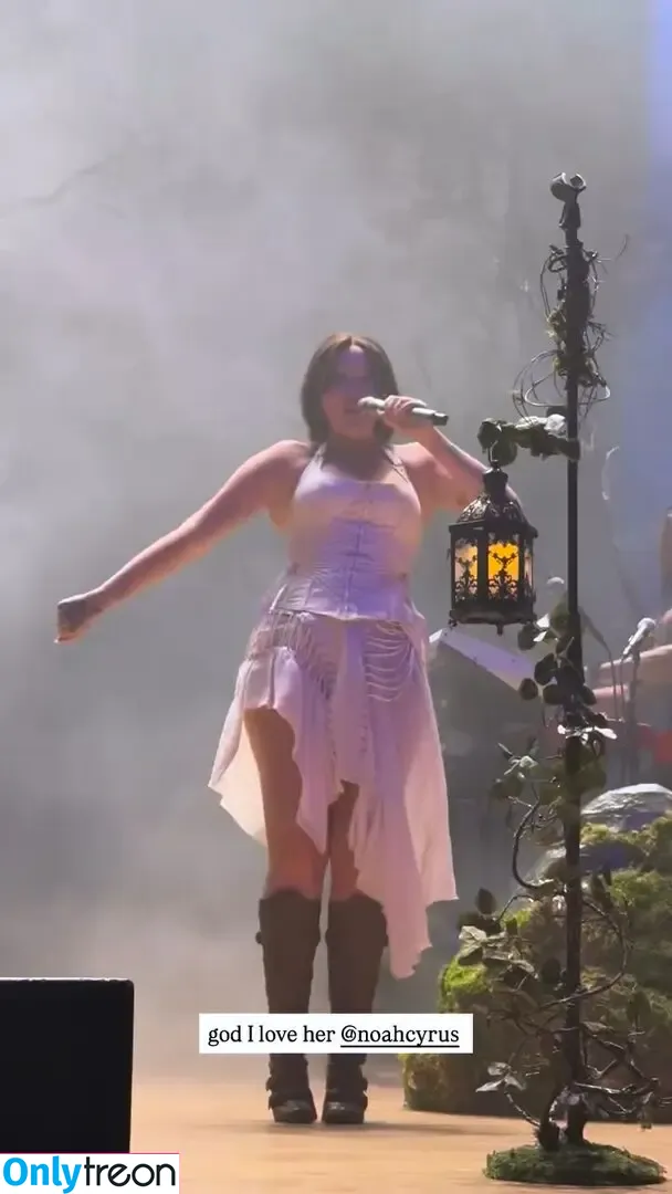 Noah Cyrus голая photo #1234 (noahcyrus)
